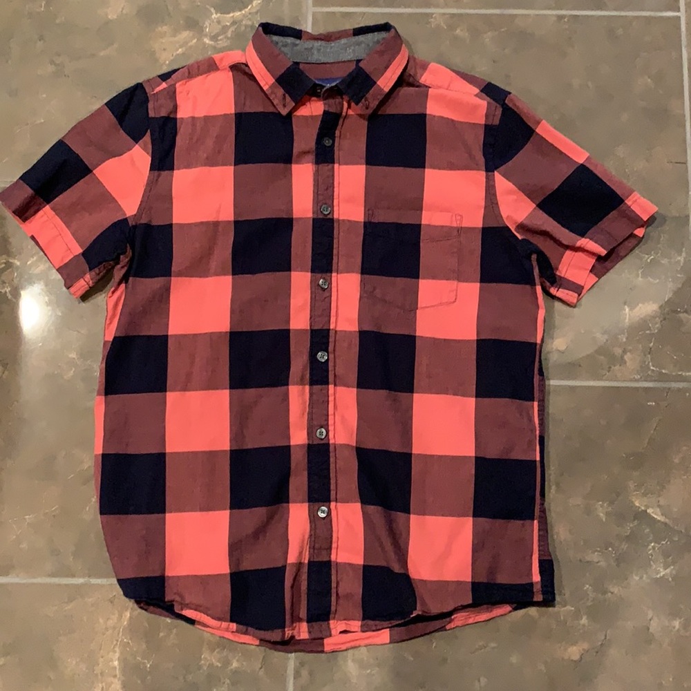 Men’s Buffalo plaid medium button up